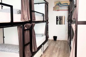 8-bed shared room with shared bathroom, a comfortable and central option in Madrid